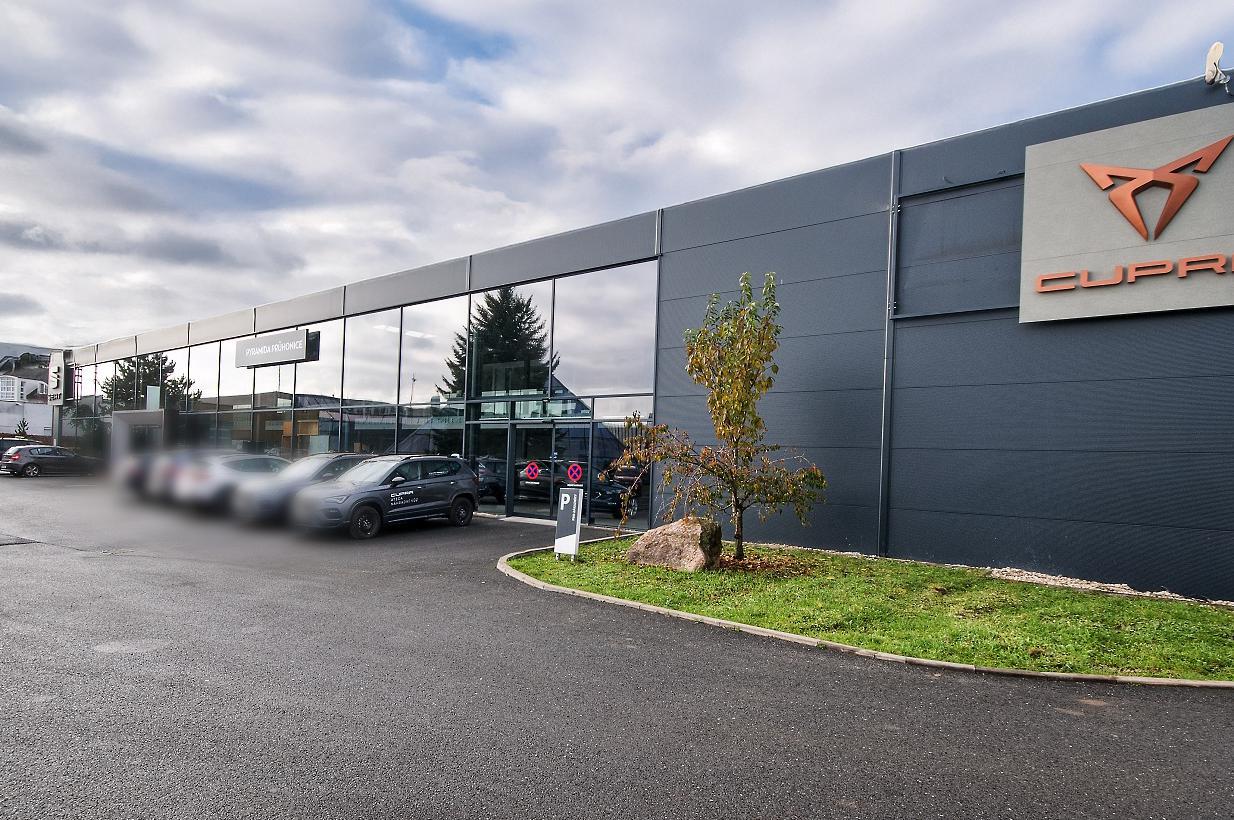 Pyramida Průhonice - Seat a Cupra