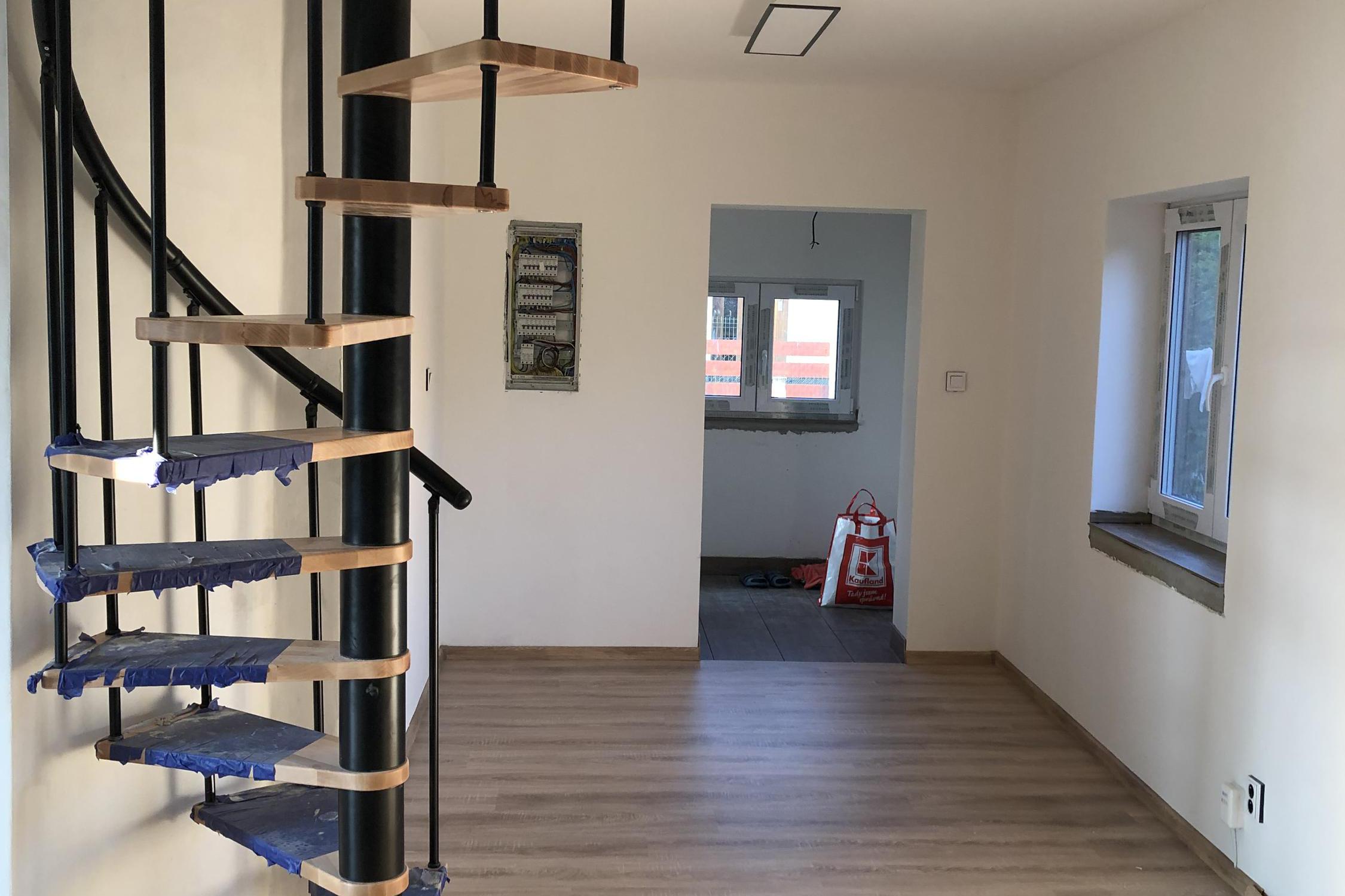 Podlahy OVA - J.Záň