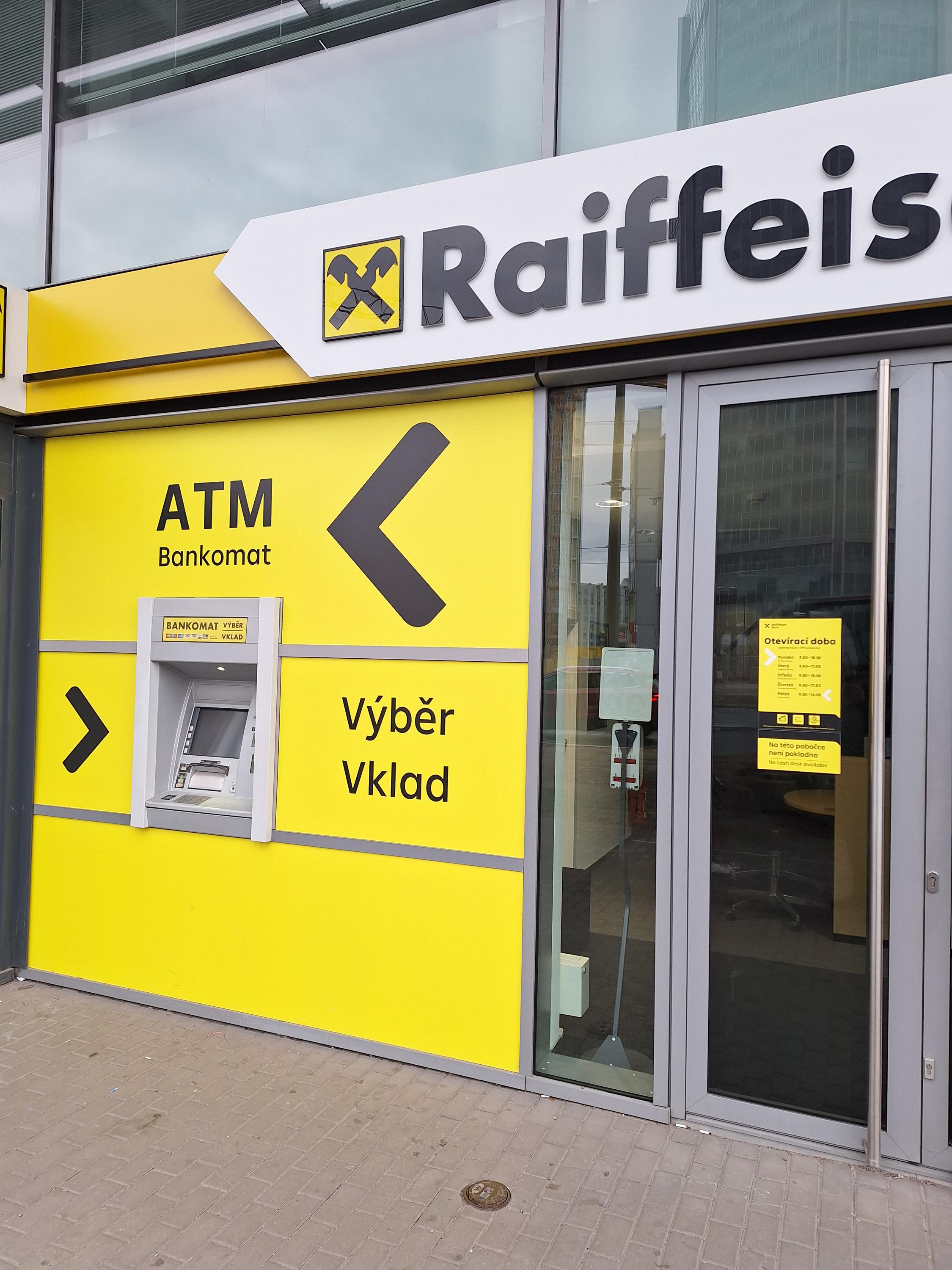 Raiffeisenbank - bankomat foto 2