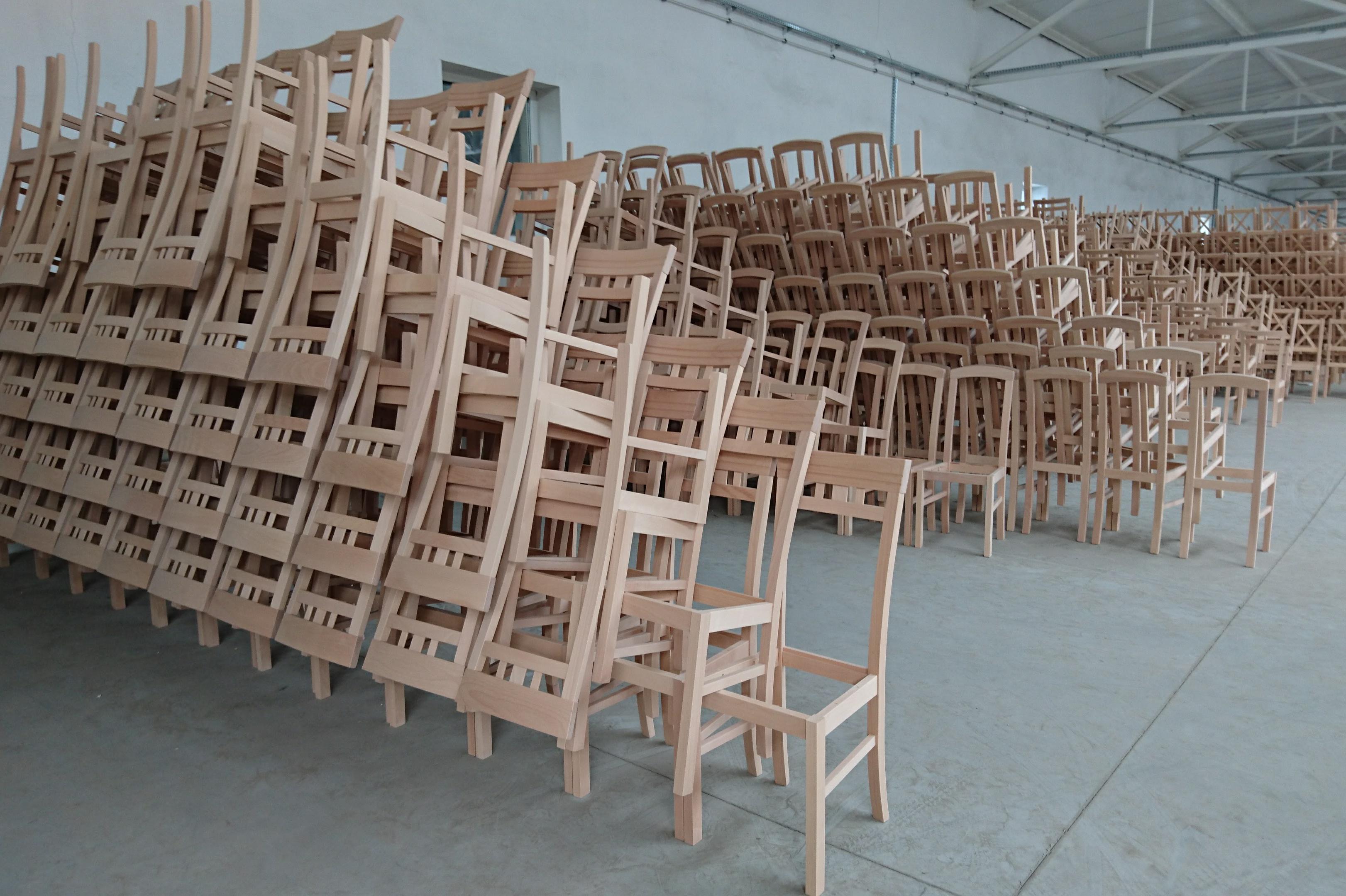 Židle a stoly STRAKOŠ® přímo z výroby.