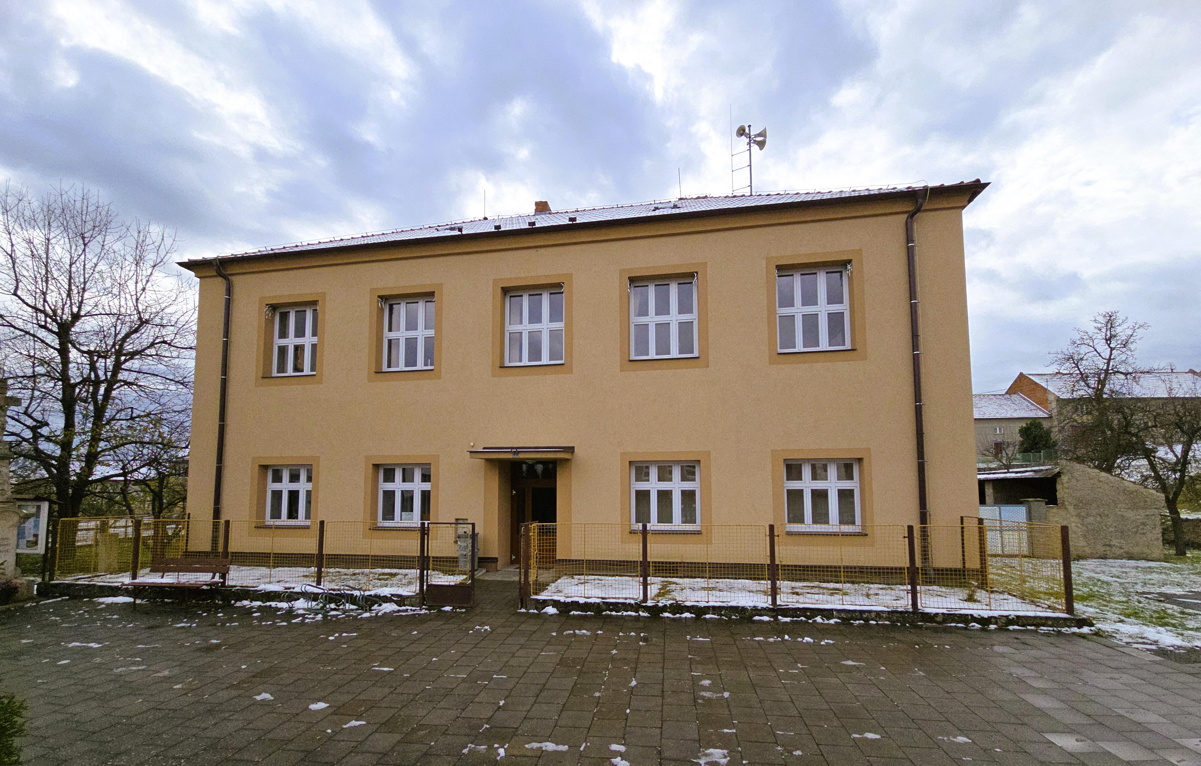 Vícov - obecní knihovna foto 5