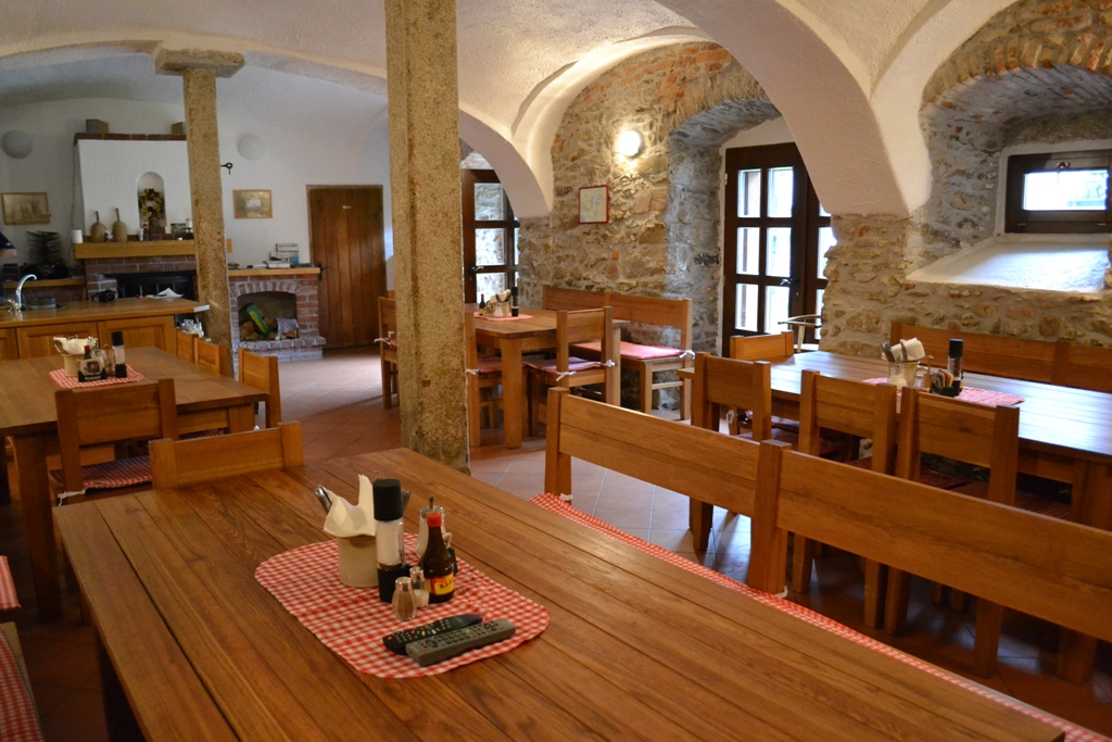 Snídaně formou švédského stolu, domácí večeře