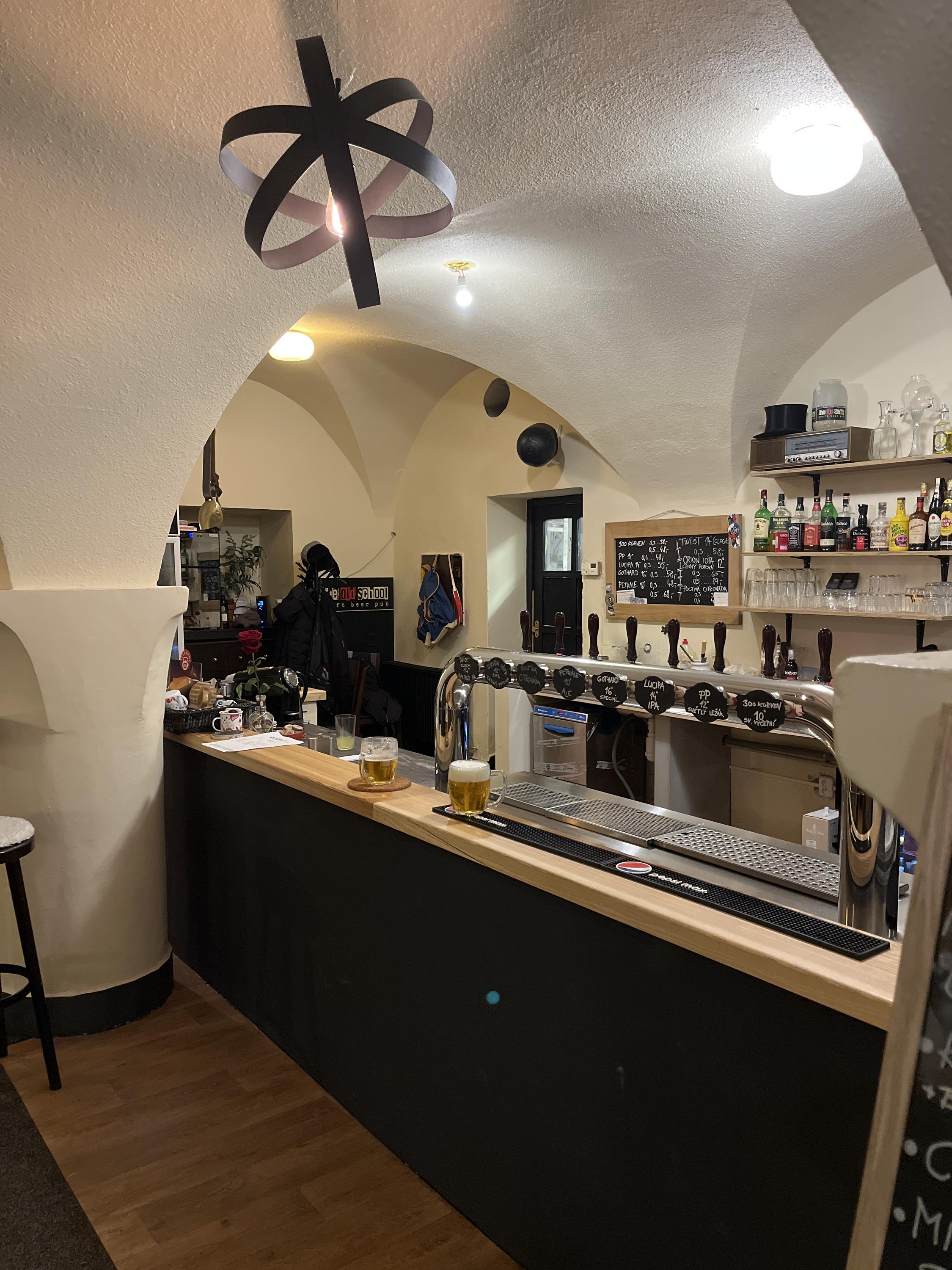 The Old School - craft beer pub foto 4