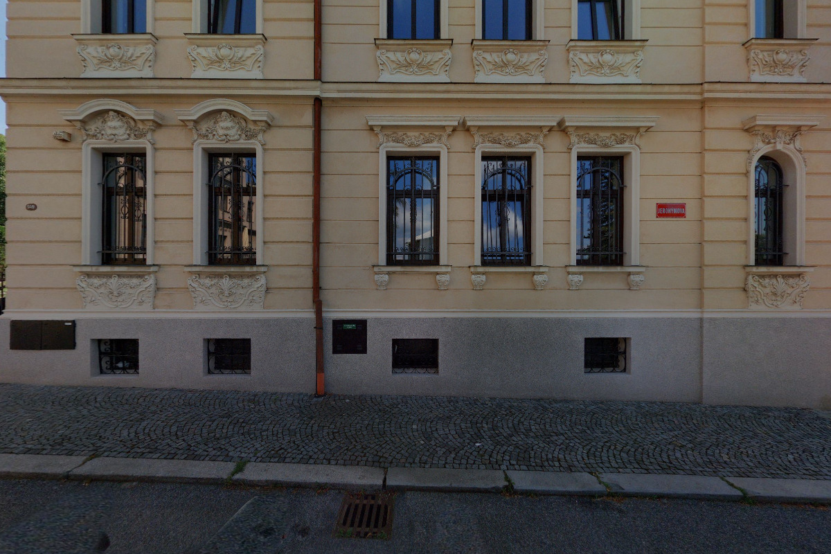 Pure Beauty Veronika Jirošová