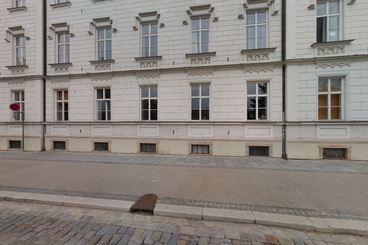 Jídelna, Biskupské gymnázium J. N. Neumanna a Církevní základní škola