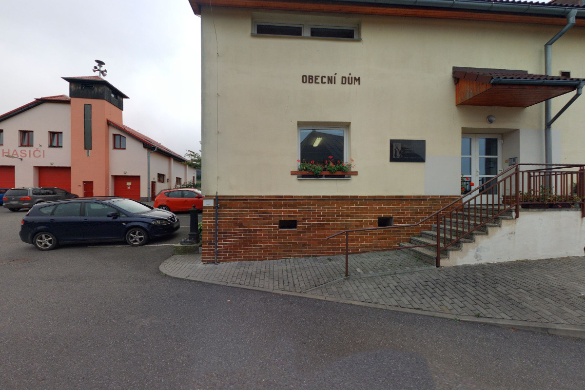 Obecní knihovna Lhotka foto 2