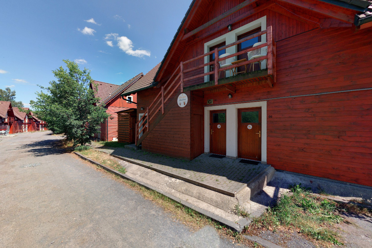 Včelí chata Mirda Pirda