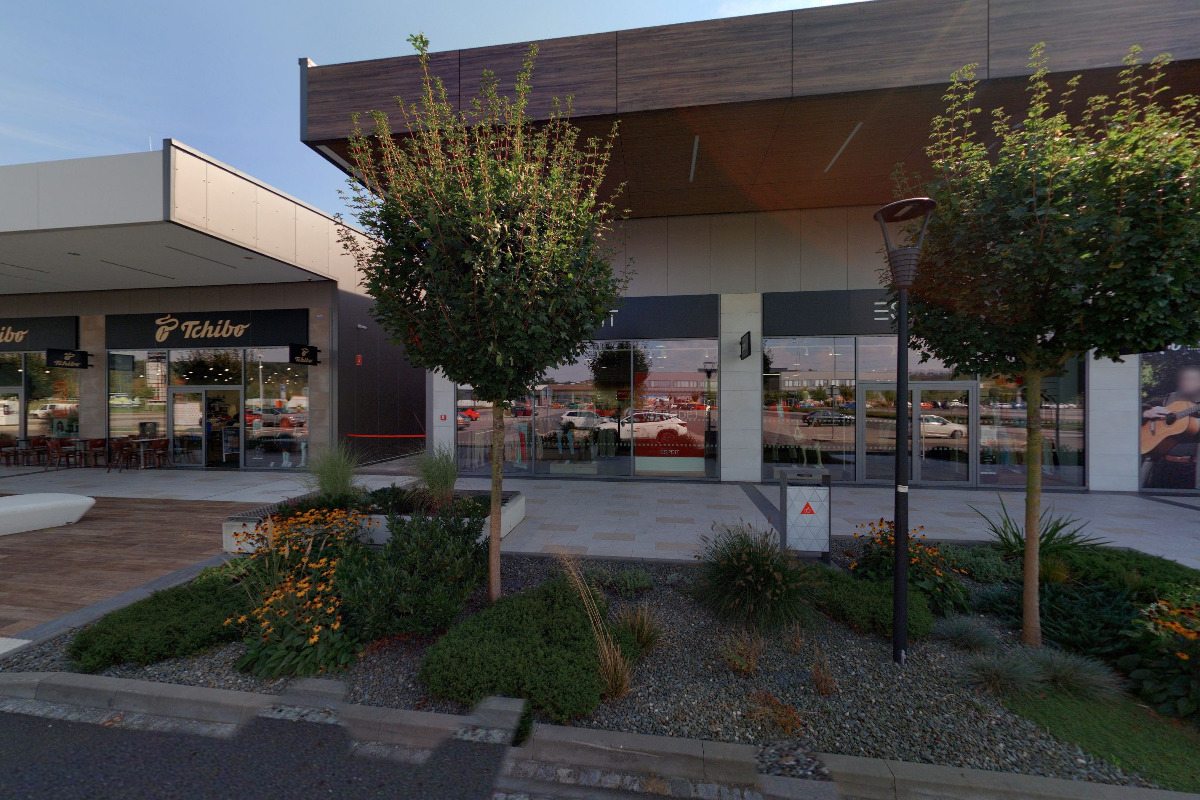 Columbia, New Balance