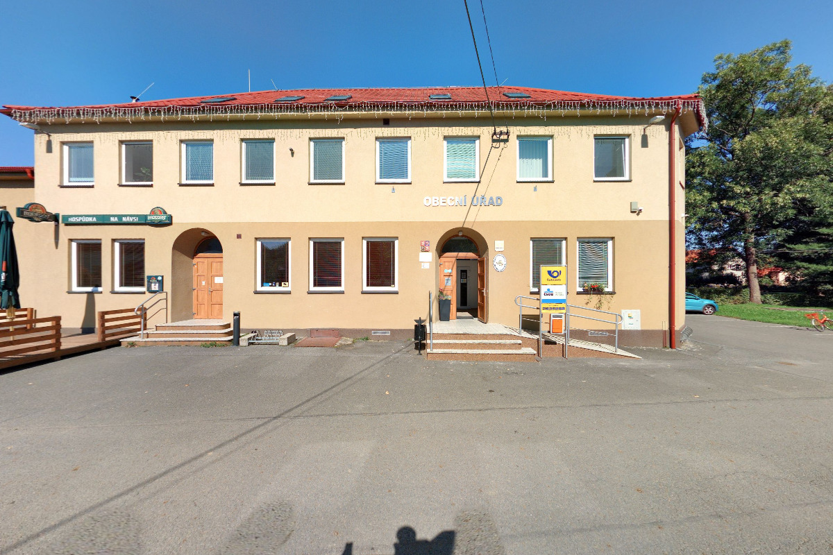 Hladké Životice - obecní úřad foto 5