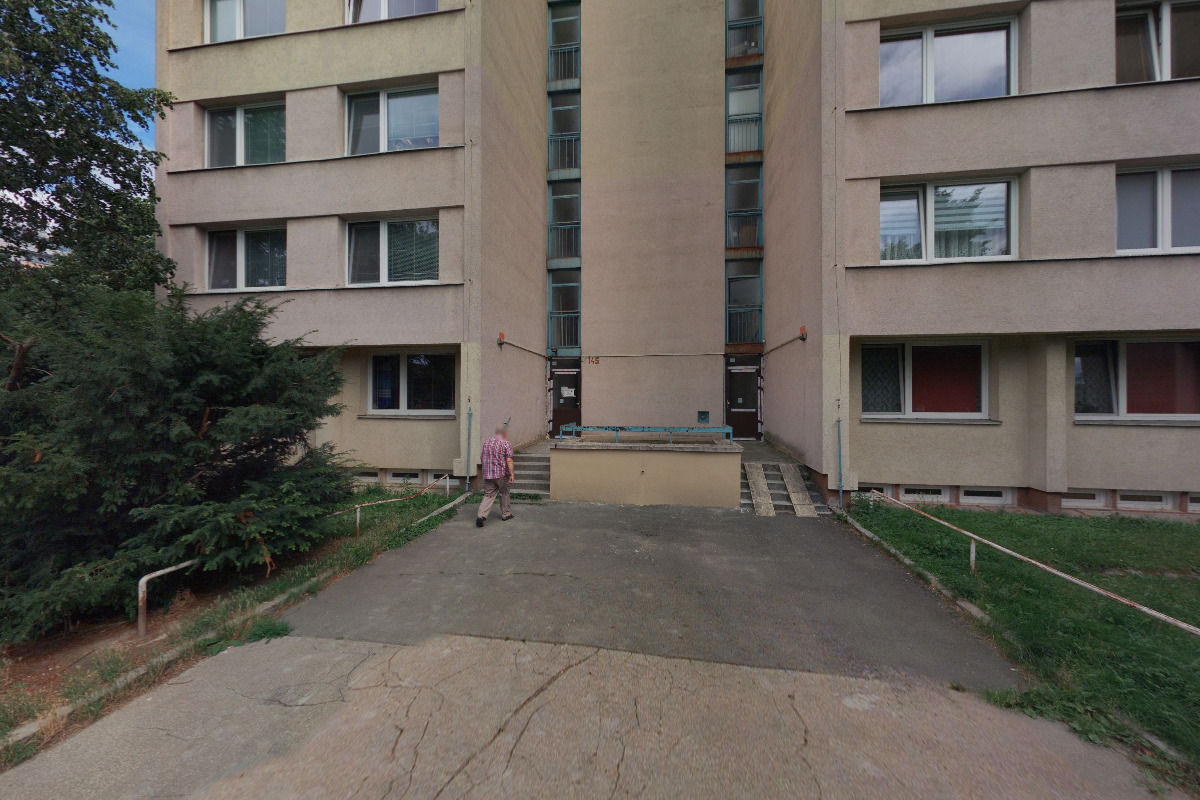 Potraviny ve věžáku