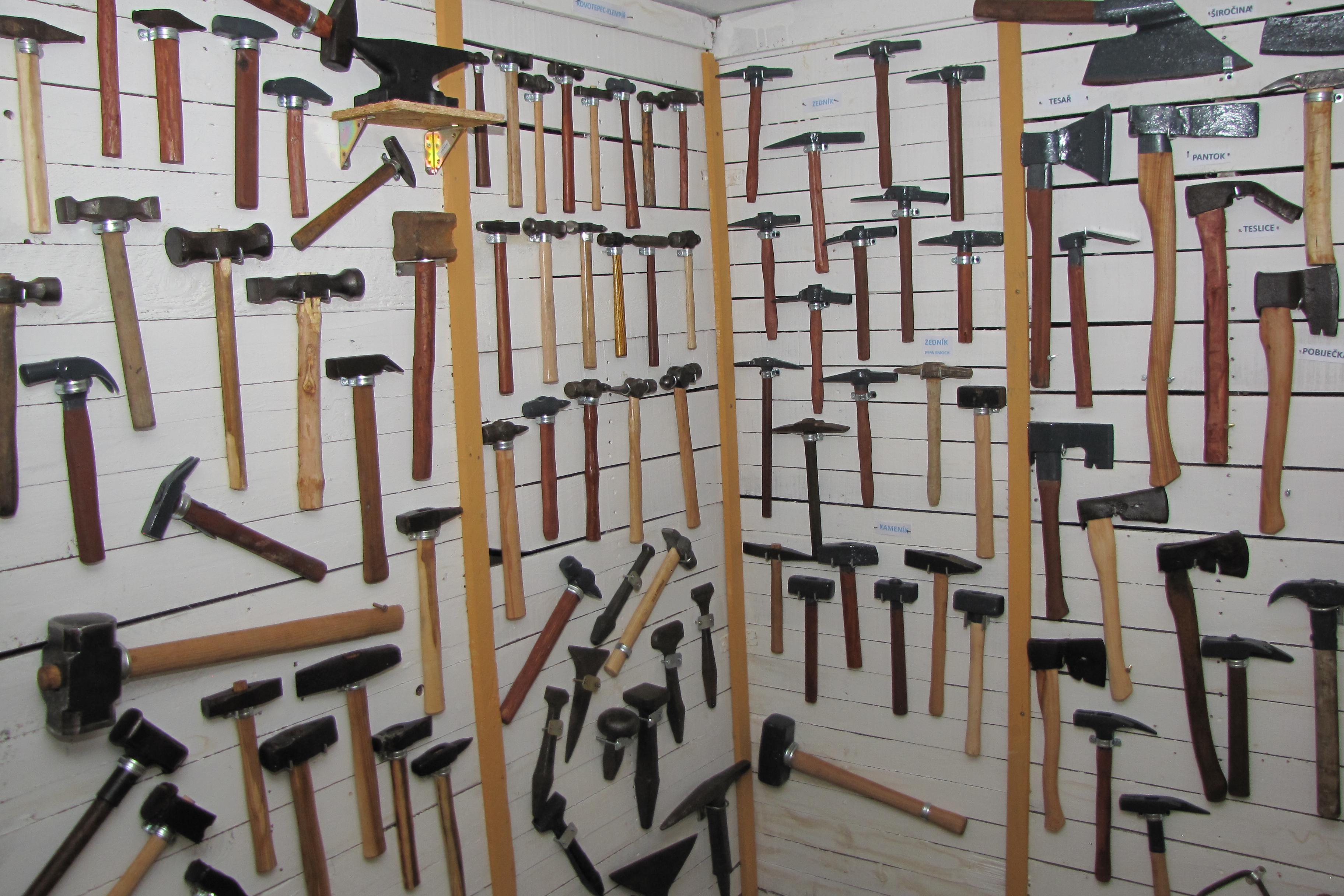 Muzeum kladiv a sekyrek Bříště