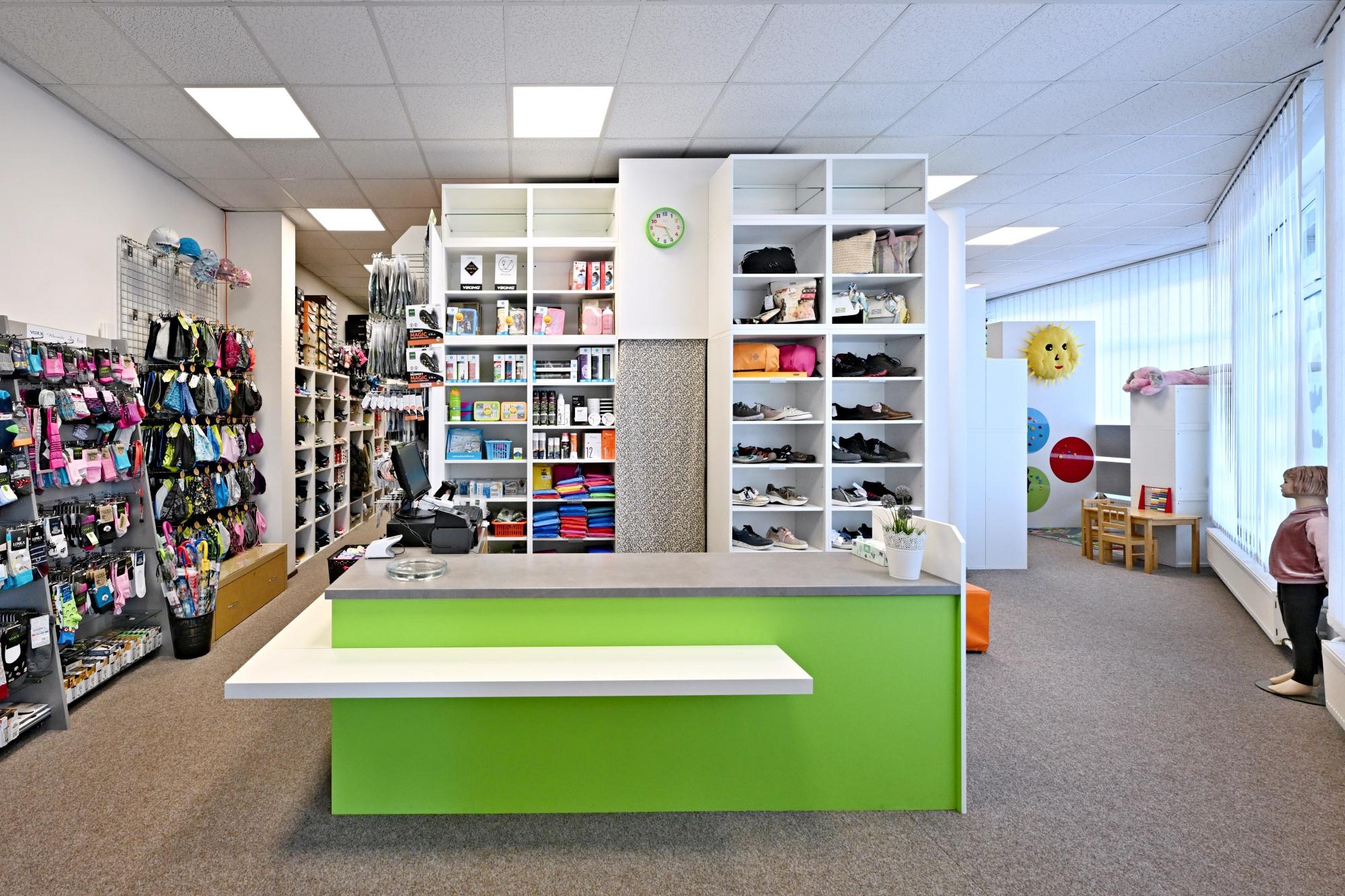 Ráj dětského obouvání a odívání foto 4