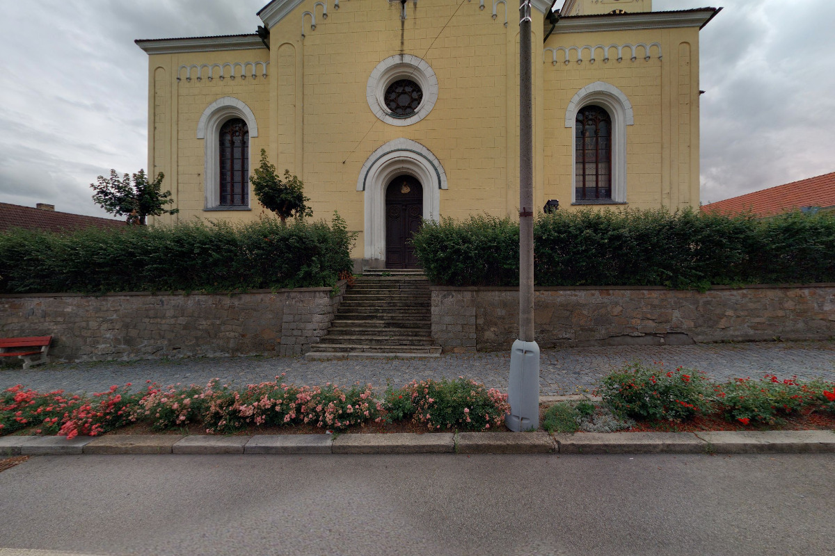 Římskokatolická farnost Lišov