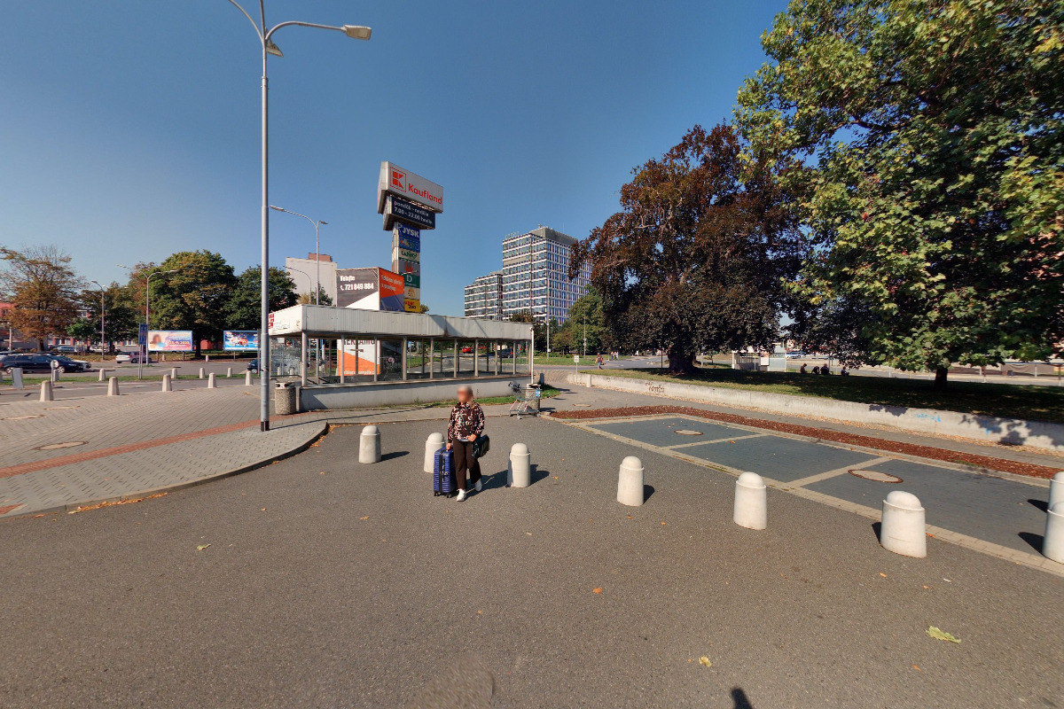 Dr. Max - výdejní box