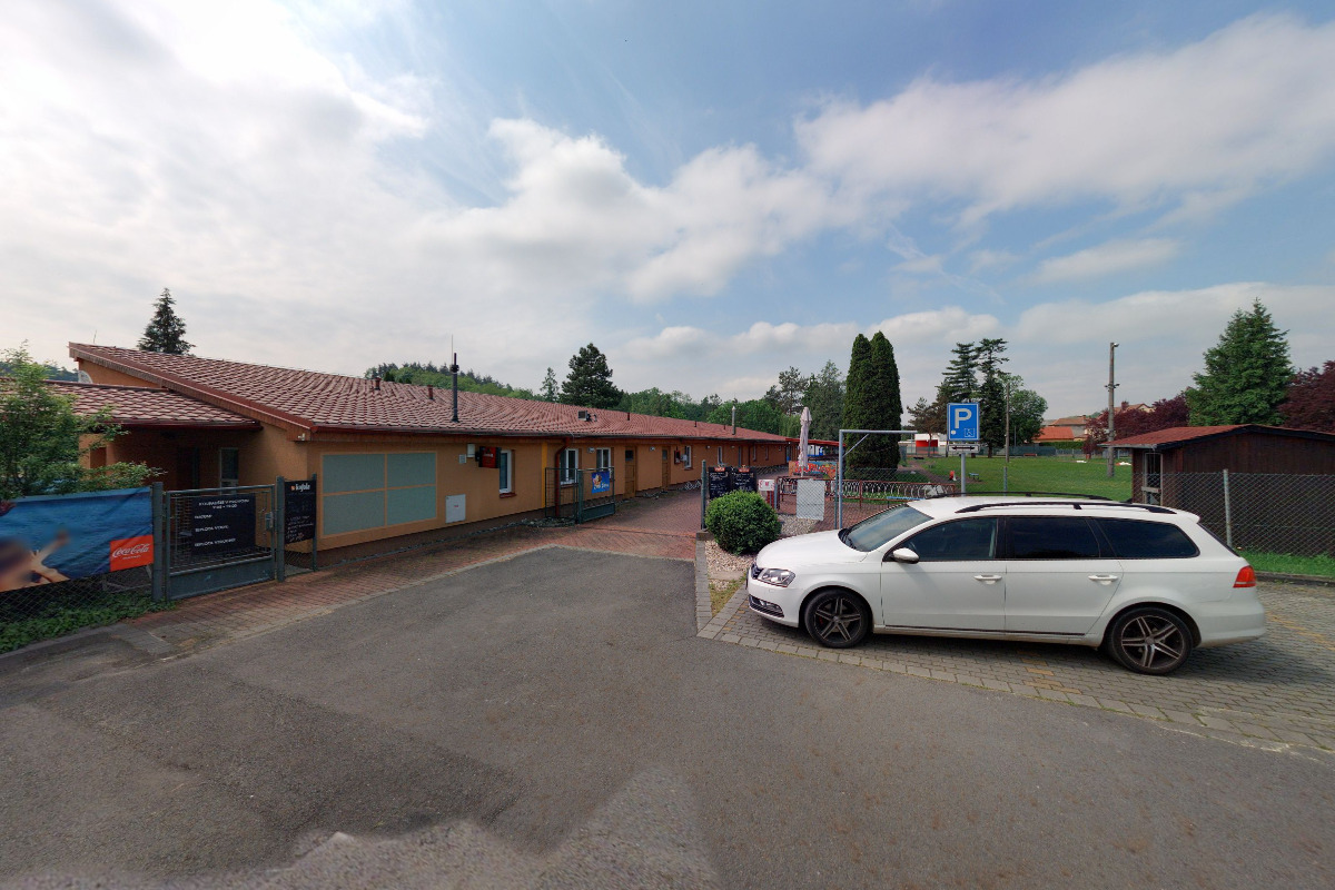 Nabíjecí stanice Koupaliště a minigolf Píšť foto 2