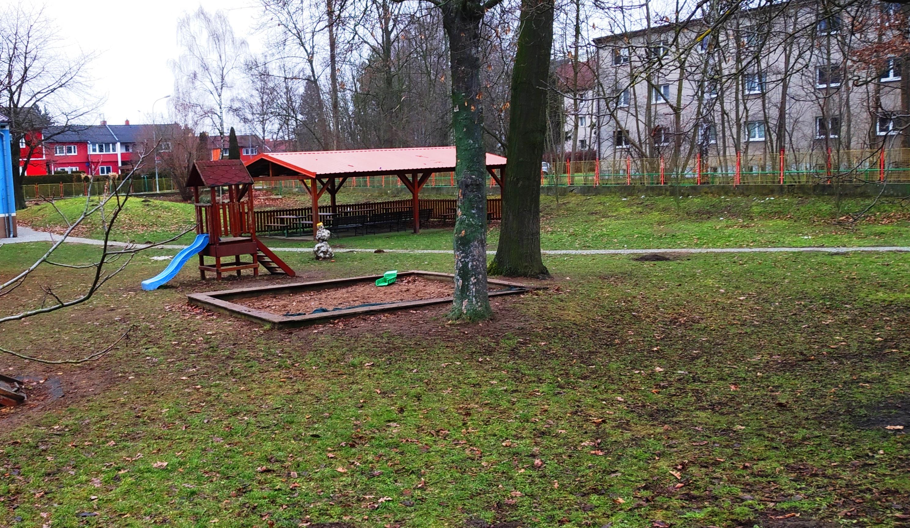 Základní škola Pardubice-Ohrazenice, Trnovská 159 foto 3