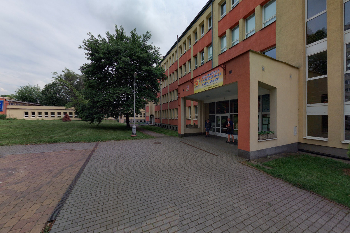 ZŠ a MŠ U Lesa, Karviná