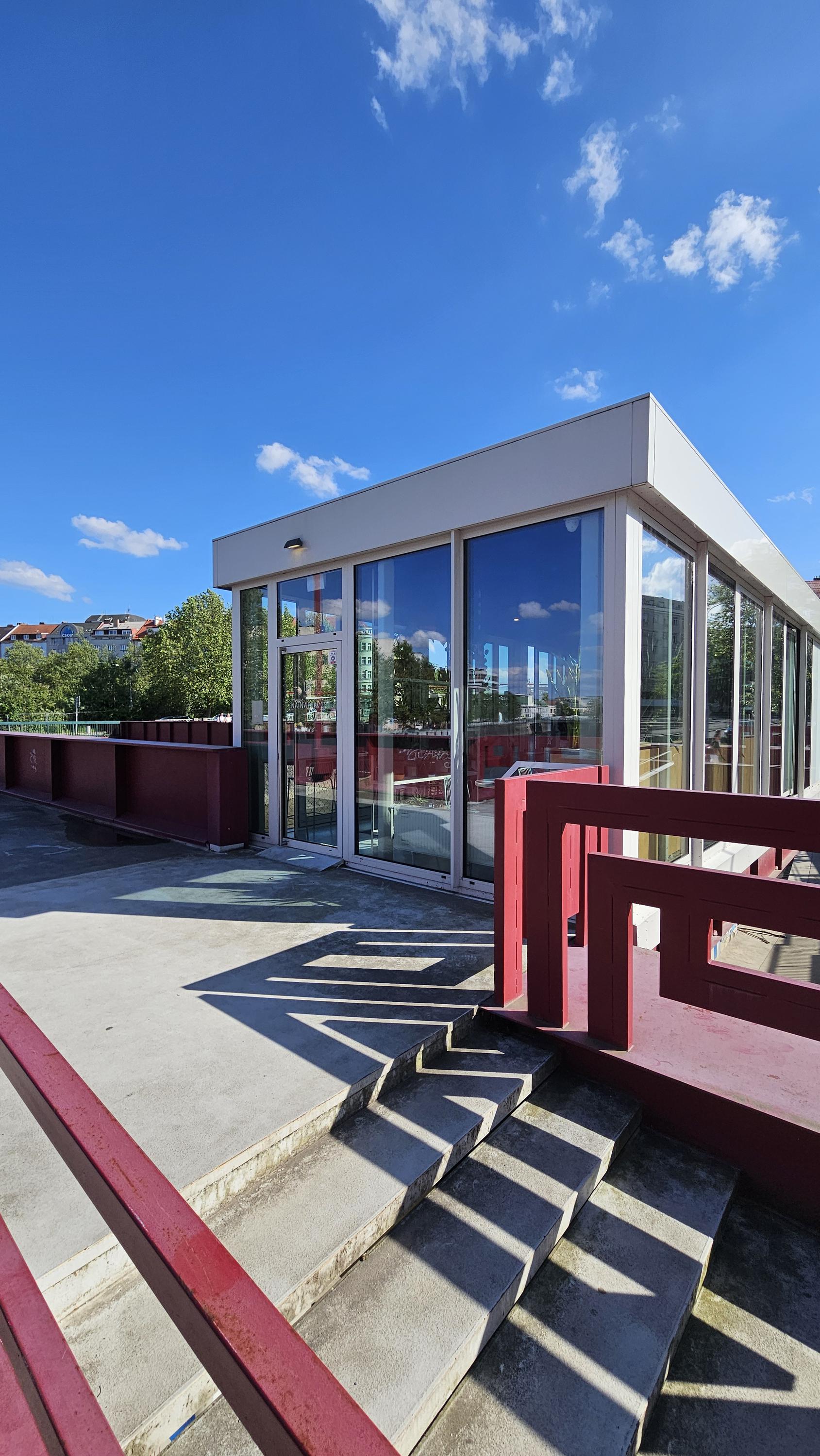 Šálek a špunt na Náplavce foto 4