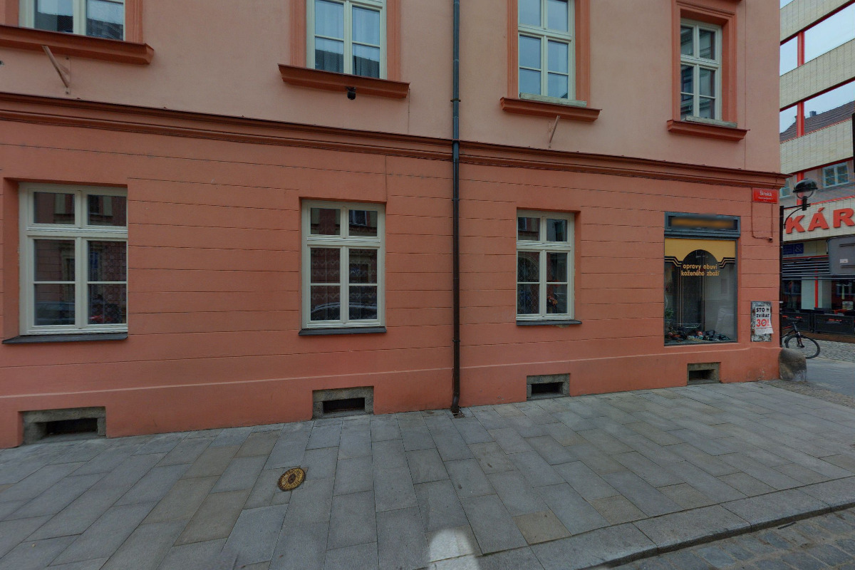 Jan Říha - opravna obuvi foto 2