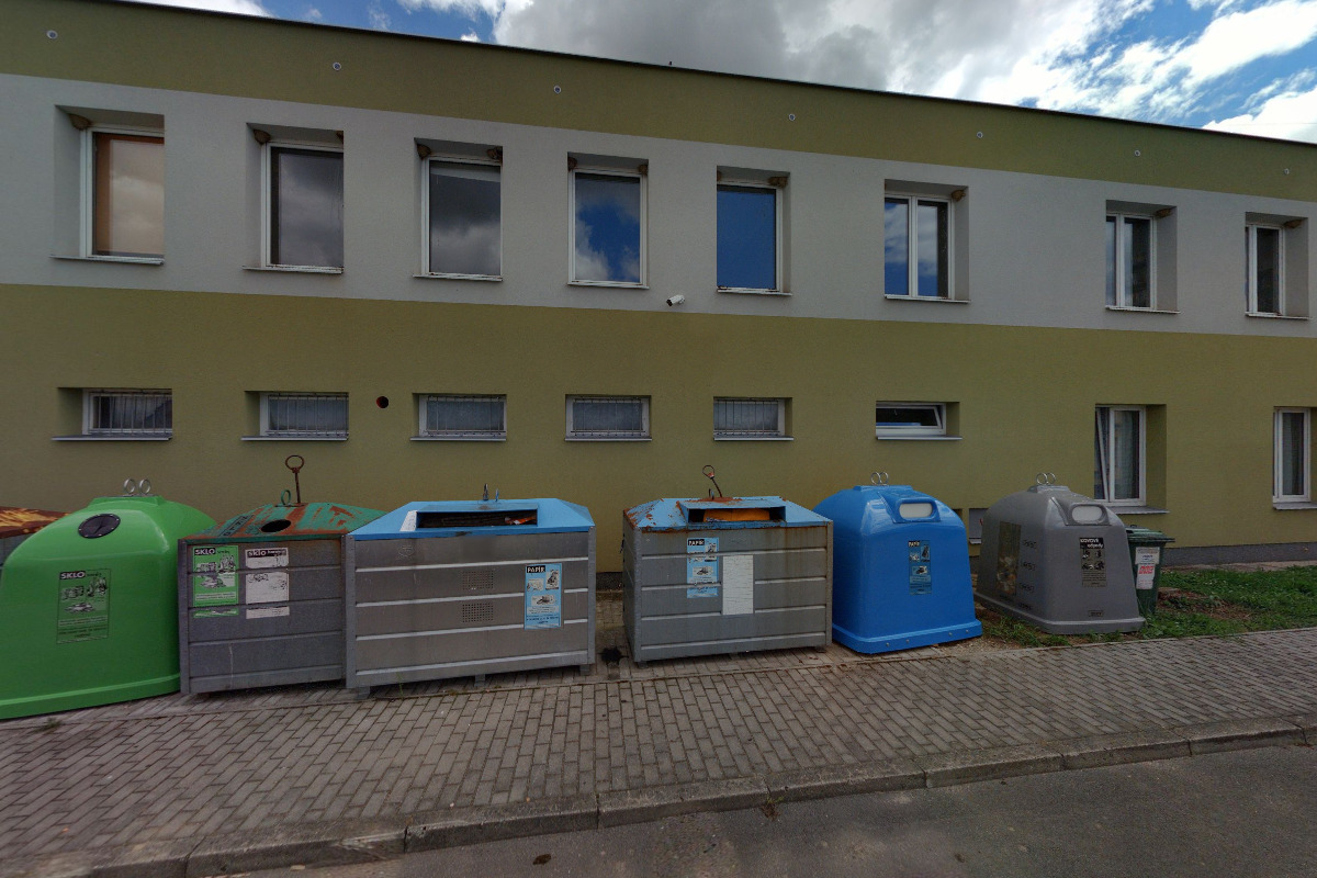 Agrochov Dynín, družstvo