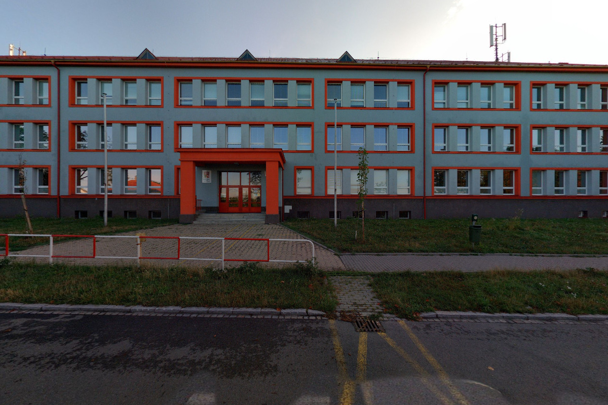 ZŠ Karviná, Cihelní foto 2