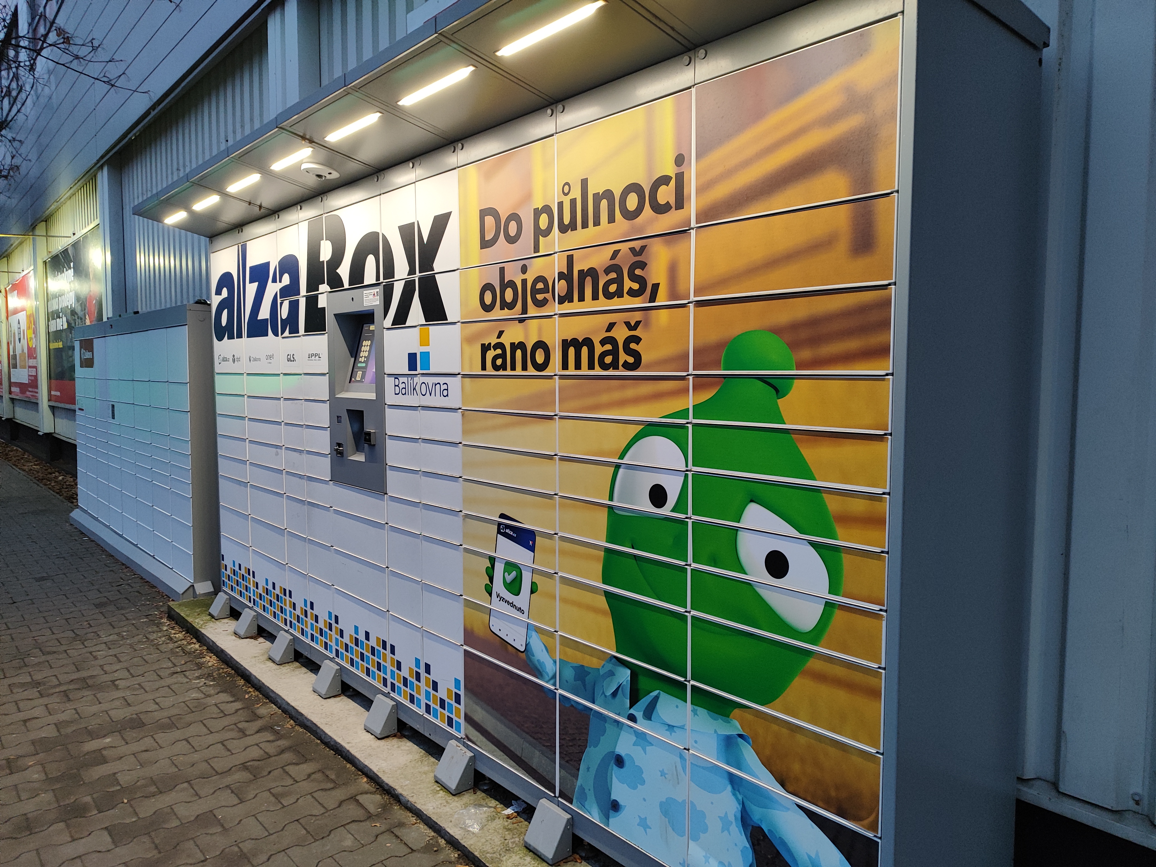 AlzaBox foto 2