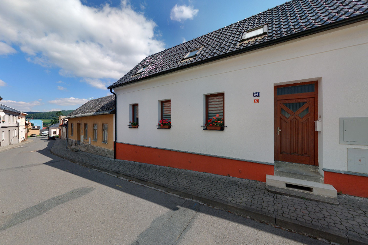 Zakázková výroba nábytku - Bronislav Holz