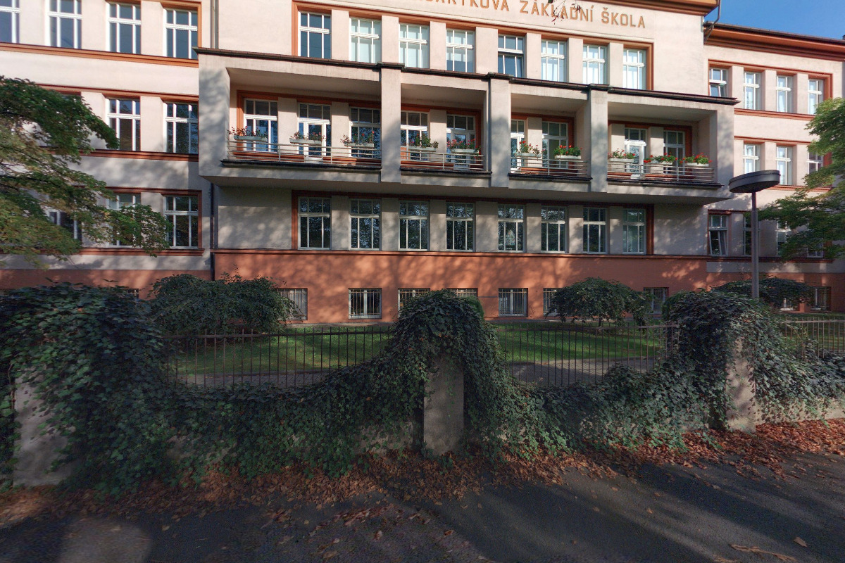 Jubilejní Masarykova ZŠ a MŠ Třinec, U splavu