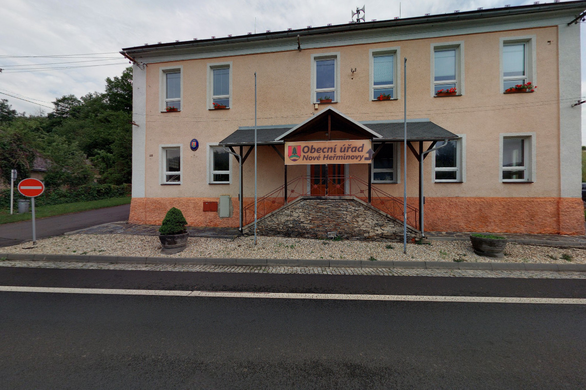 Obecní úřad Nové Heřminovy foto 3