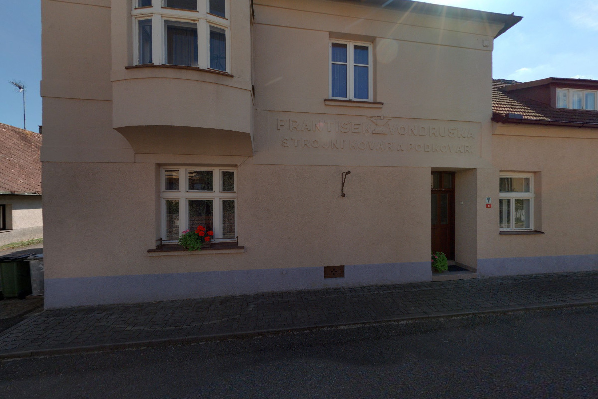 Mgr. Alexandra Kloboučníková