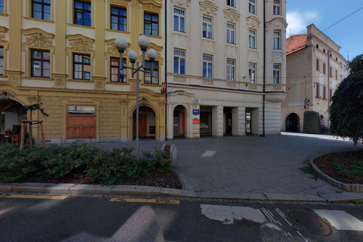 Lenka Osmanova - Allianz pojišťovna foto 3