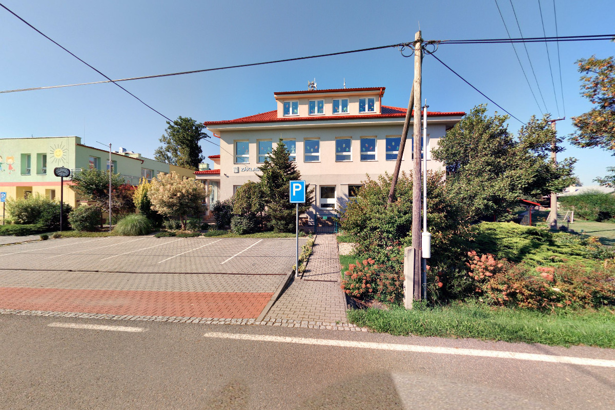 ZUŠ J. A. Komenského, Hladké Životice