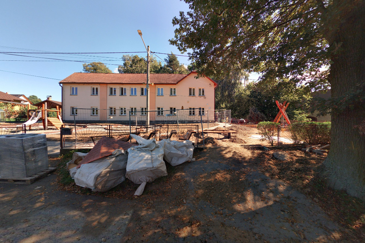 Obecní knihovna Polouvsí