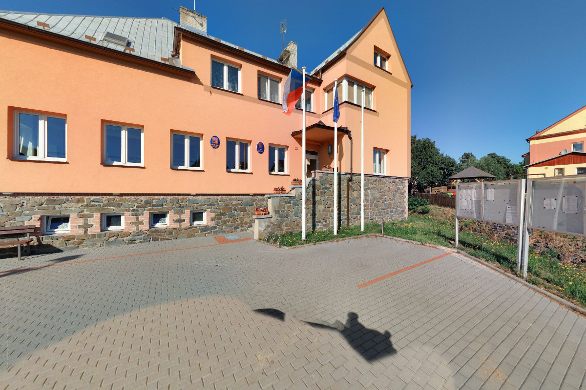 Horní Životice - obecní úřad foto 3