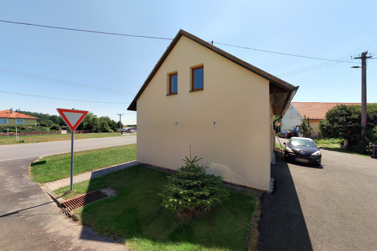 Lom - obecní úřad foto 5