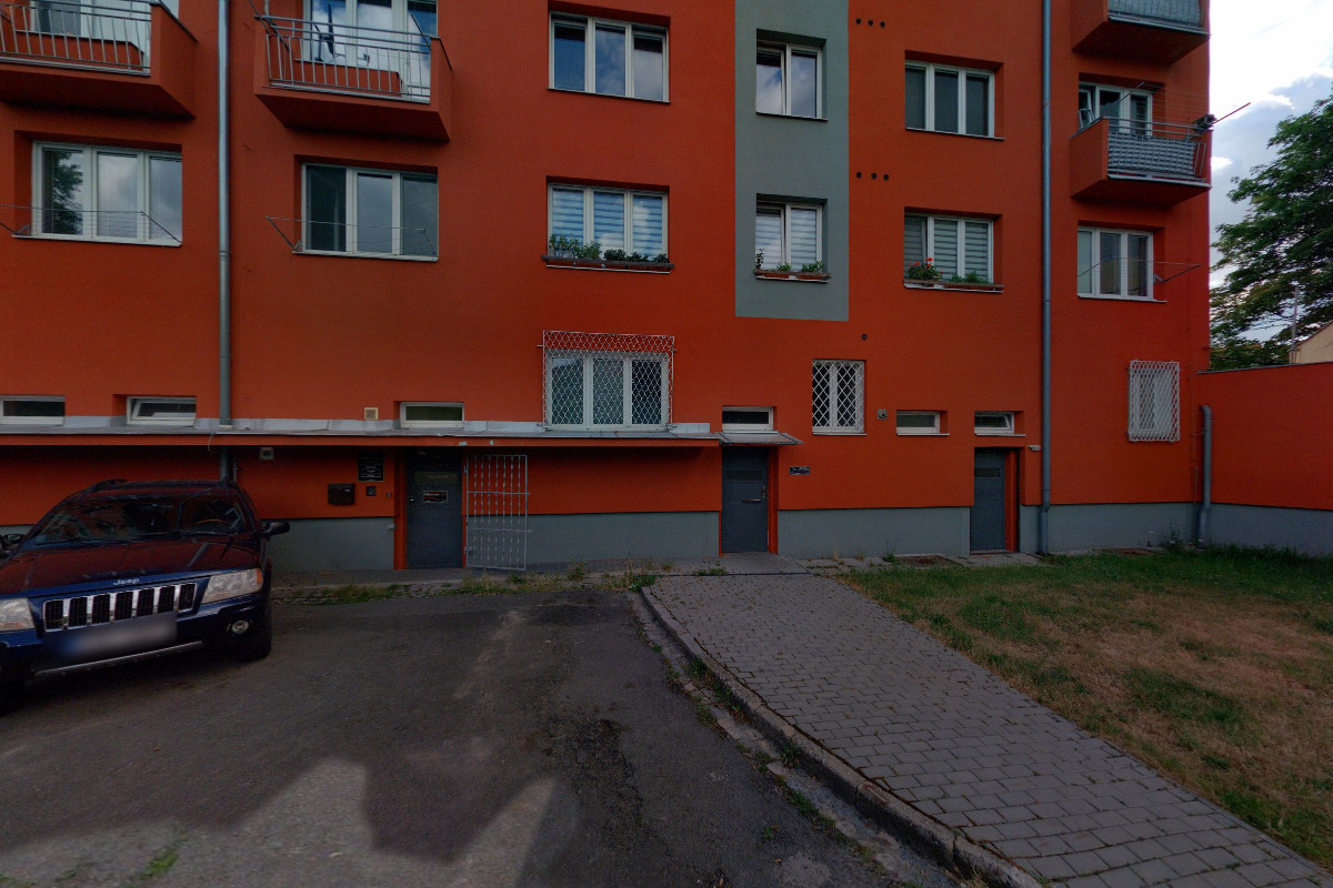 Raiffeisen stavební spořitelna - Ellis Maloňová