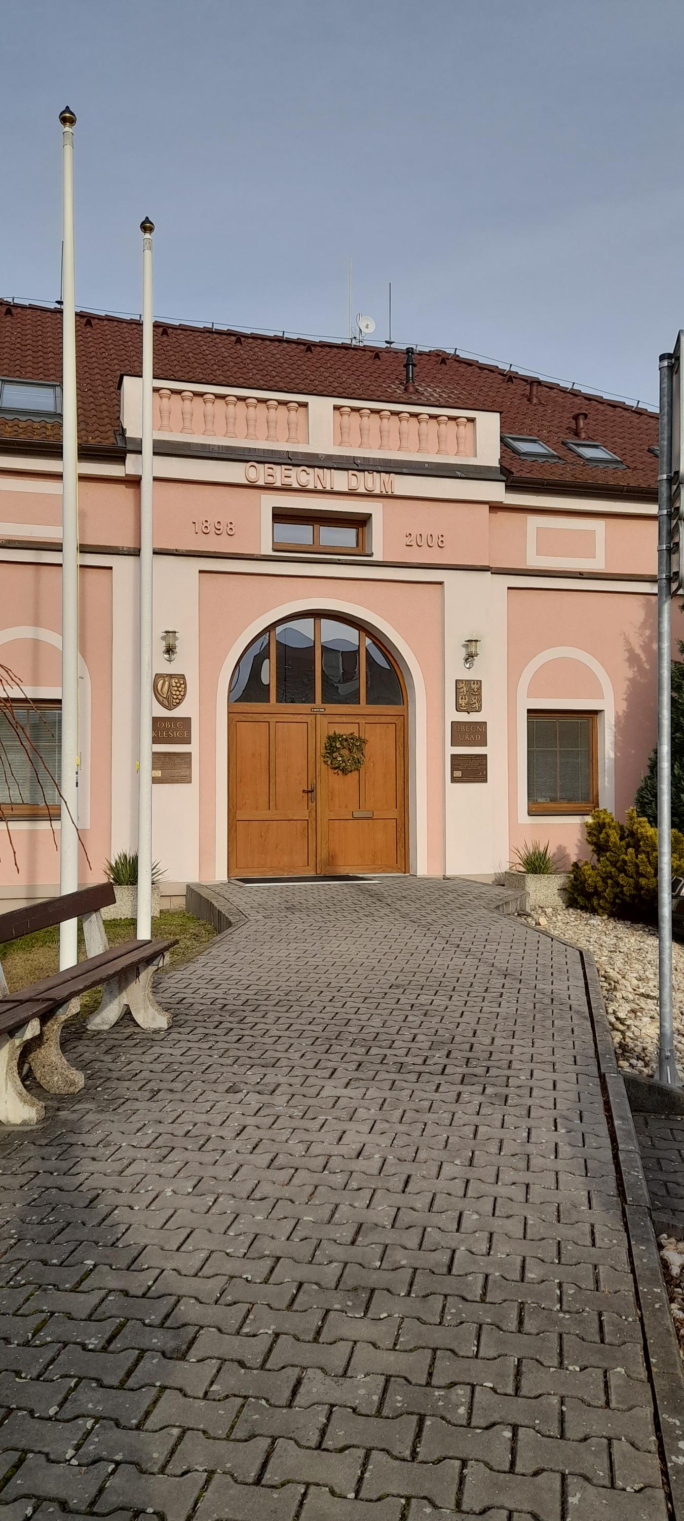 Klešice - obecní úřad foto 5