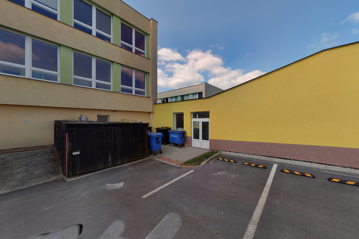 ZŠ a MŠ Chrášťany - Školní jídelna