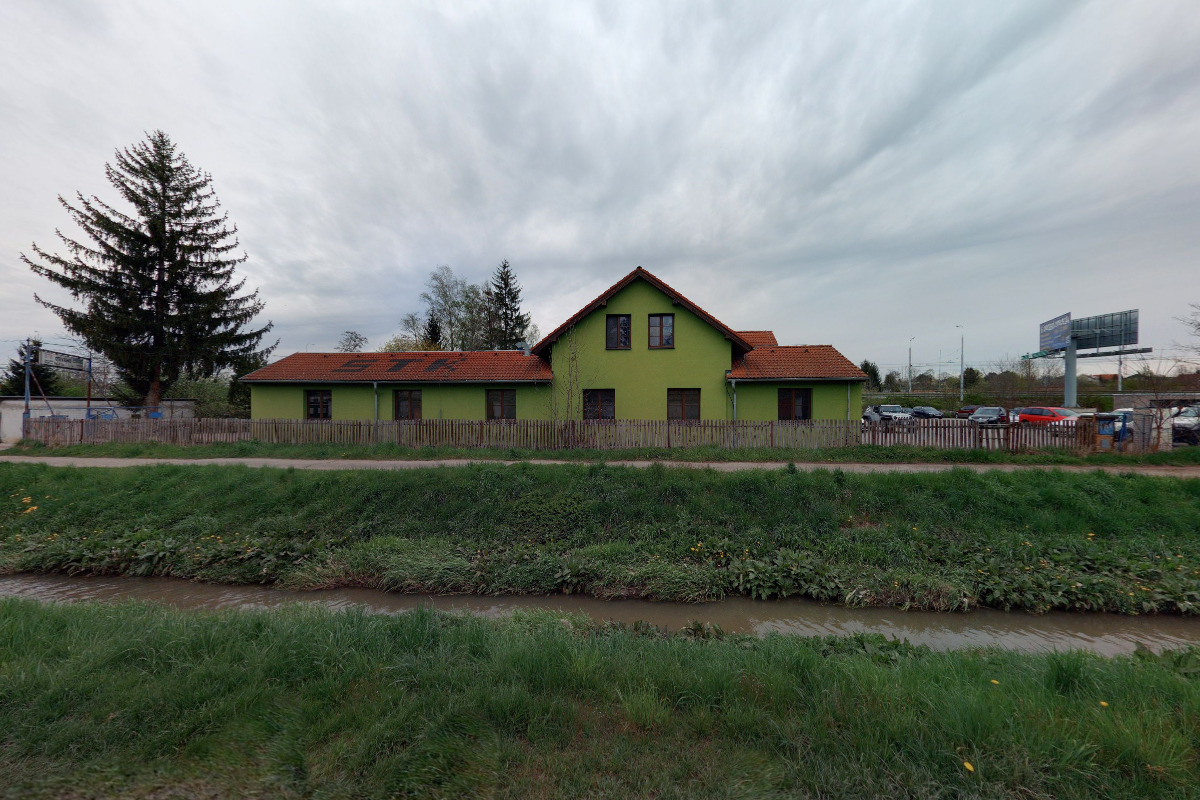 Alena Ládová - DOZER, s.r.o. foto 2