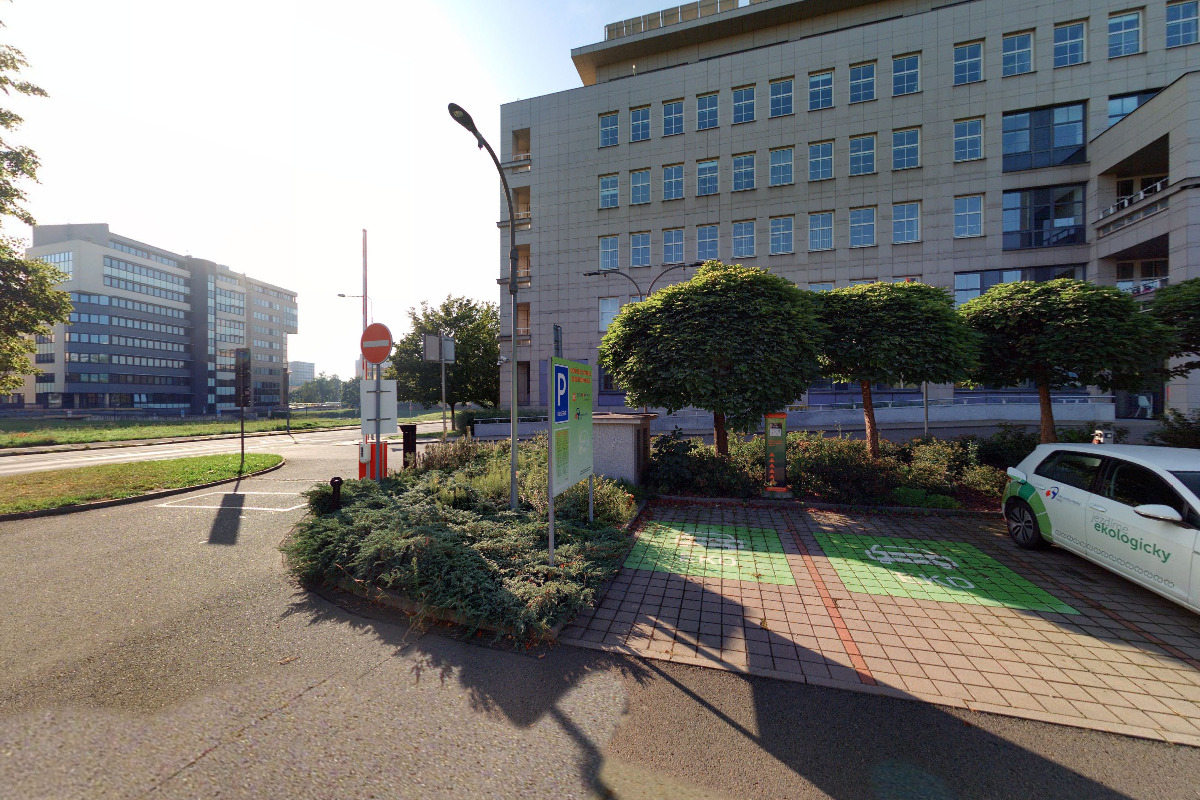 Nabíjecí stanice ČEZ foto 2