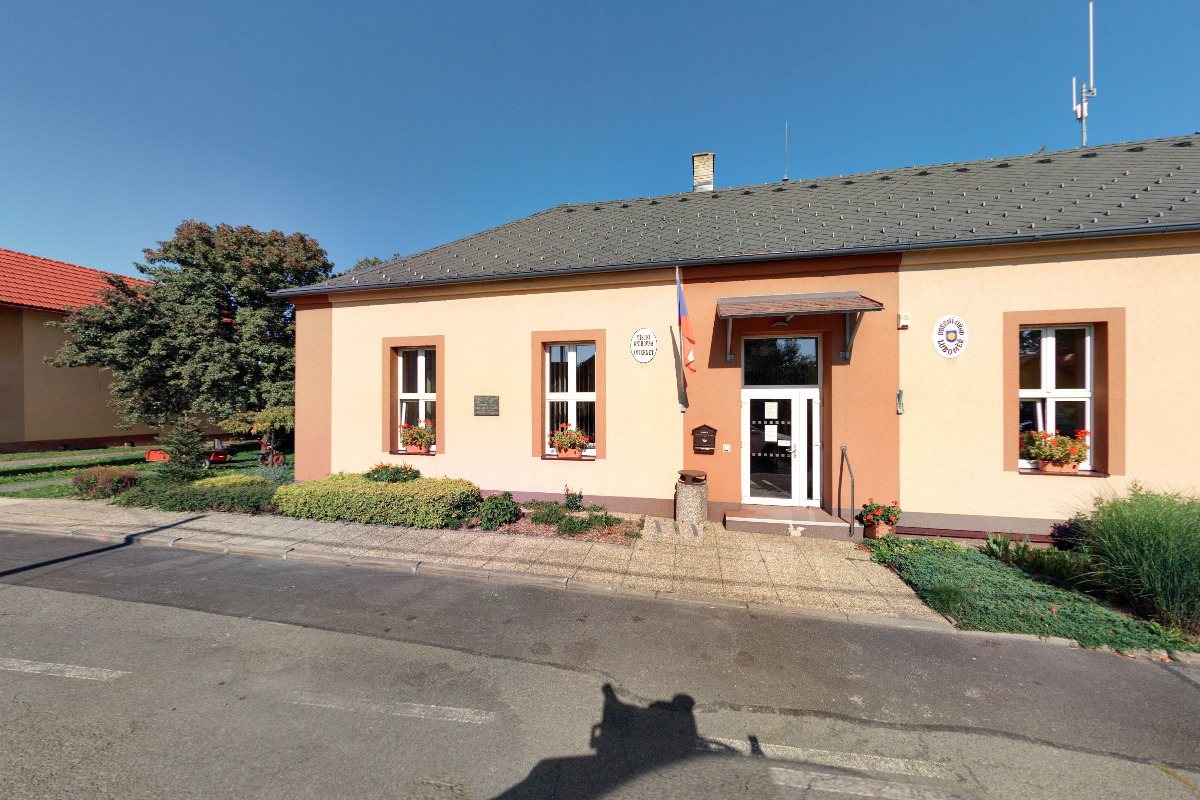 Obecní knihovna Luboměř foto 3