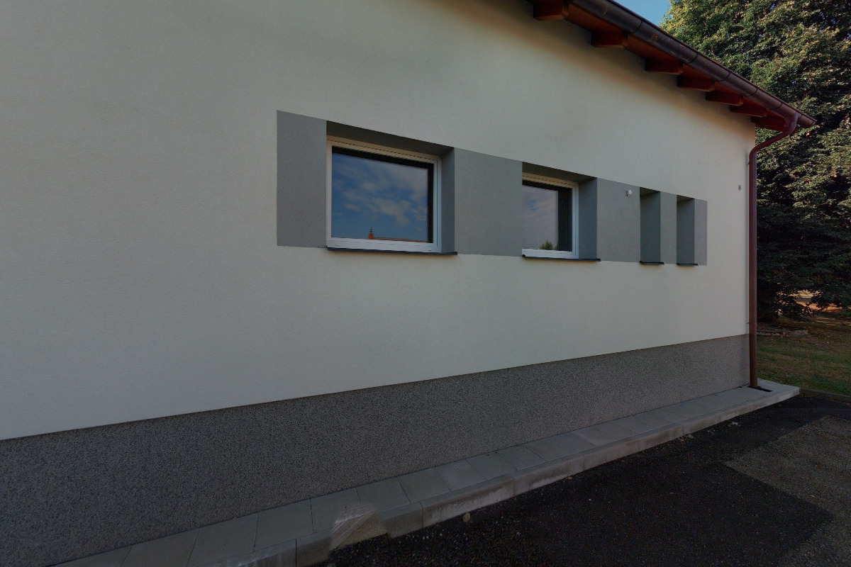 Zvěrotice - obecní úřad foto 2