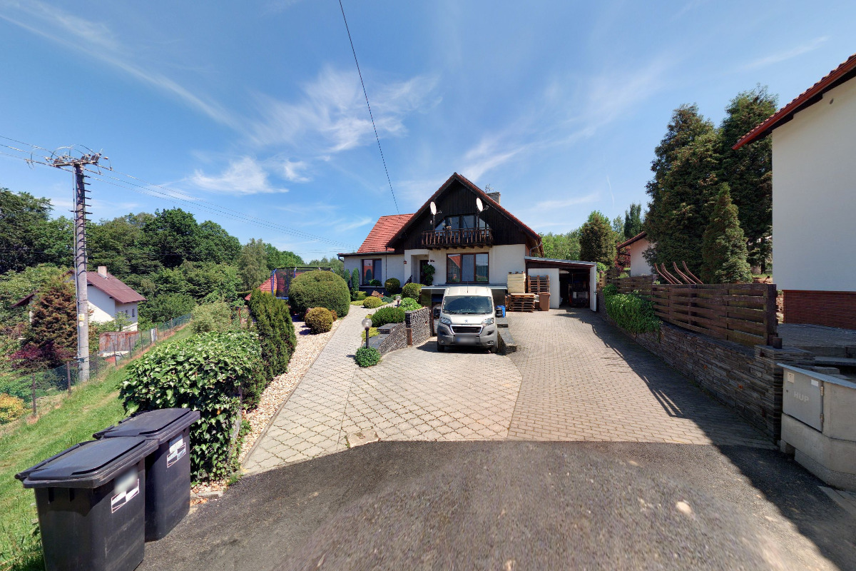 Zuzana Ciganová - Lisování plastů foto 2