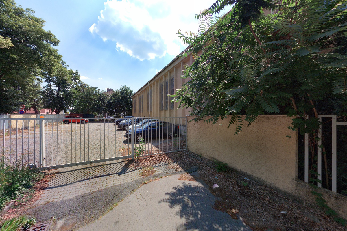 MONTEGO.CZ - garážová vrata, pohony bran, závory