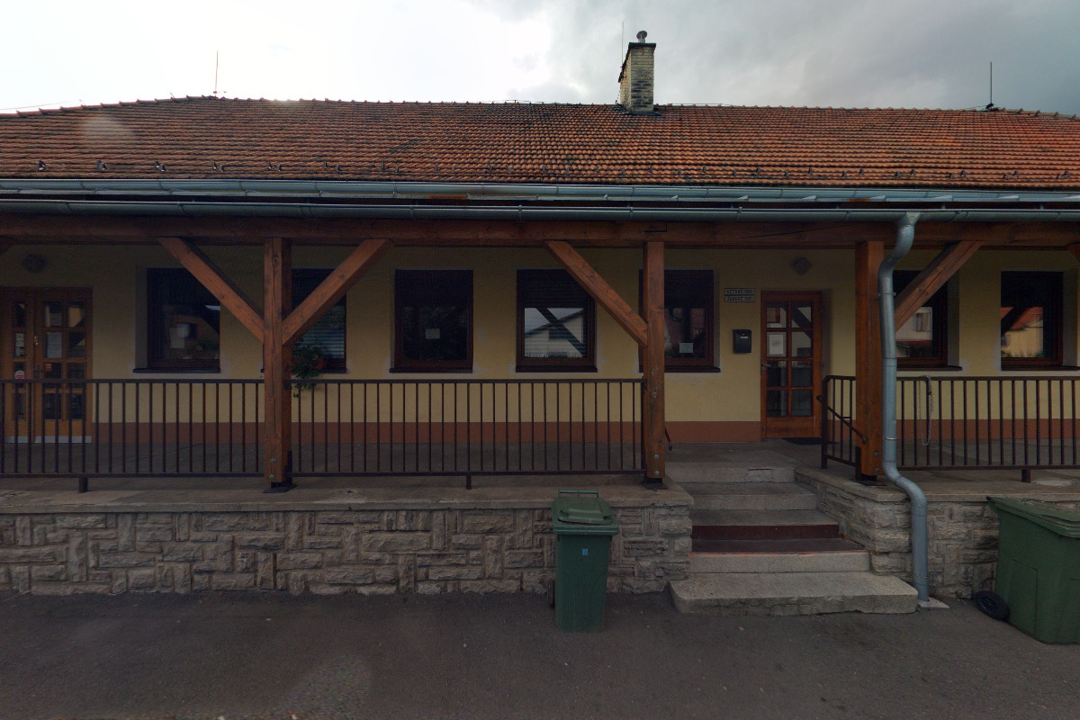 MUDr. Lenka Podracká