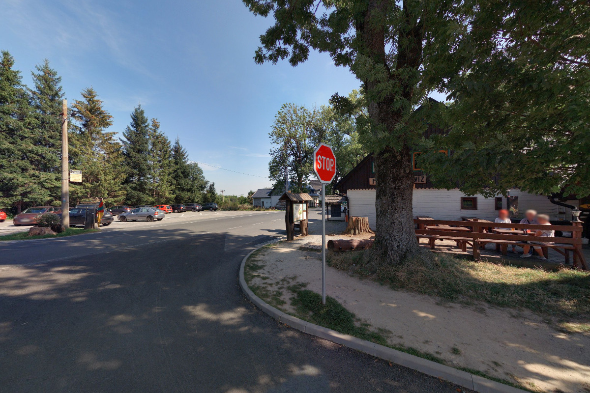 řejnRestaurace Rejviz - nabíjecí zásuvka