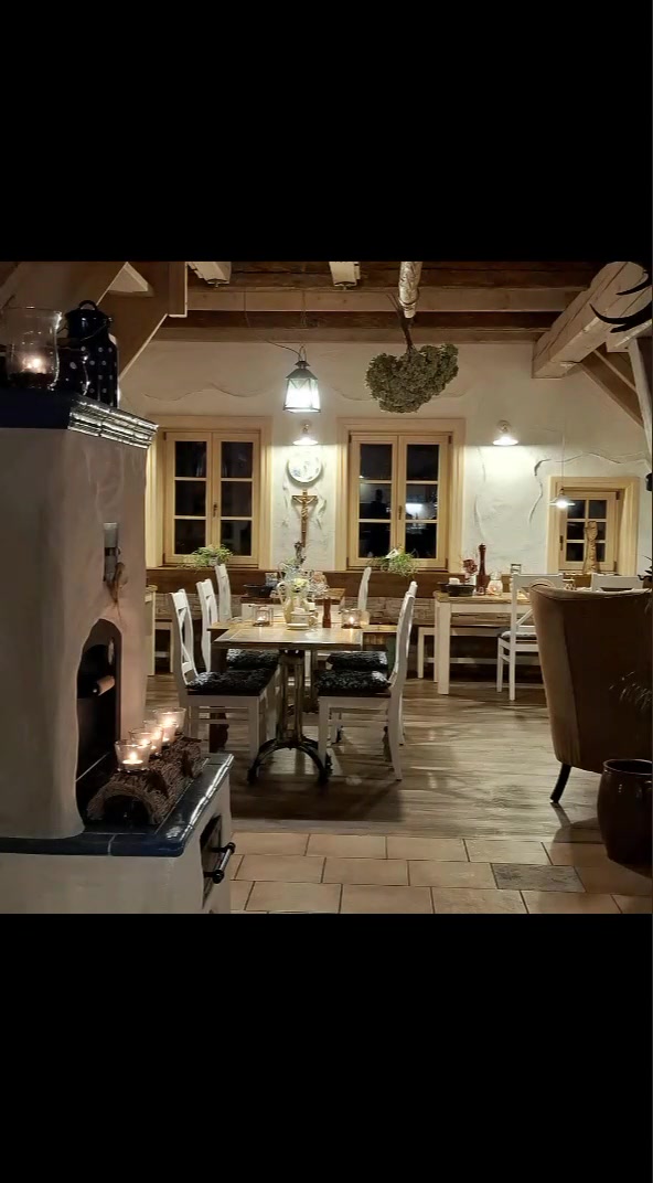 Aroma Aldrov - restaurace foto 2 (náhled videa)