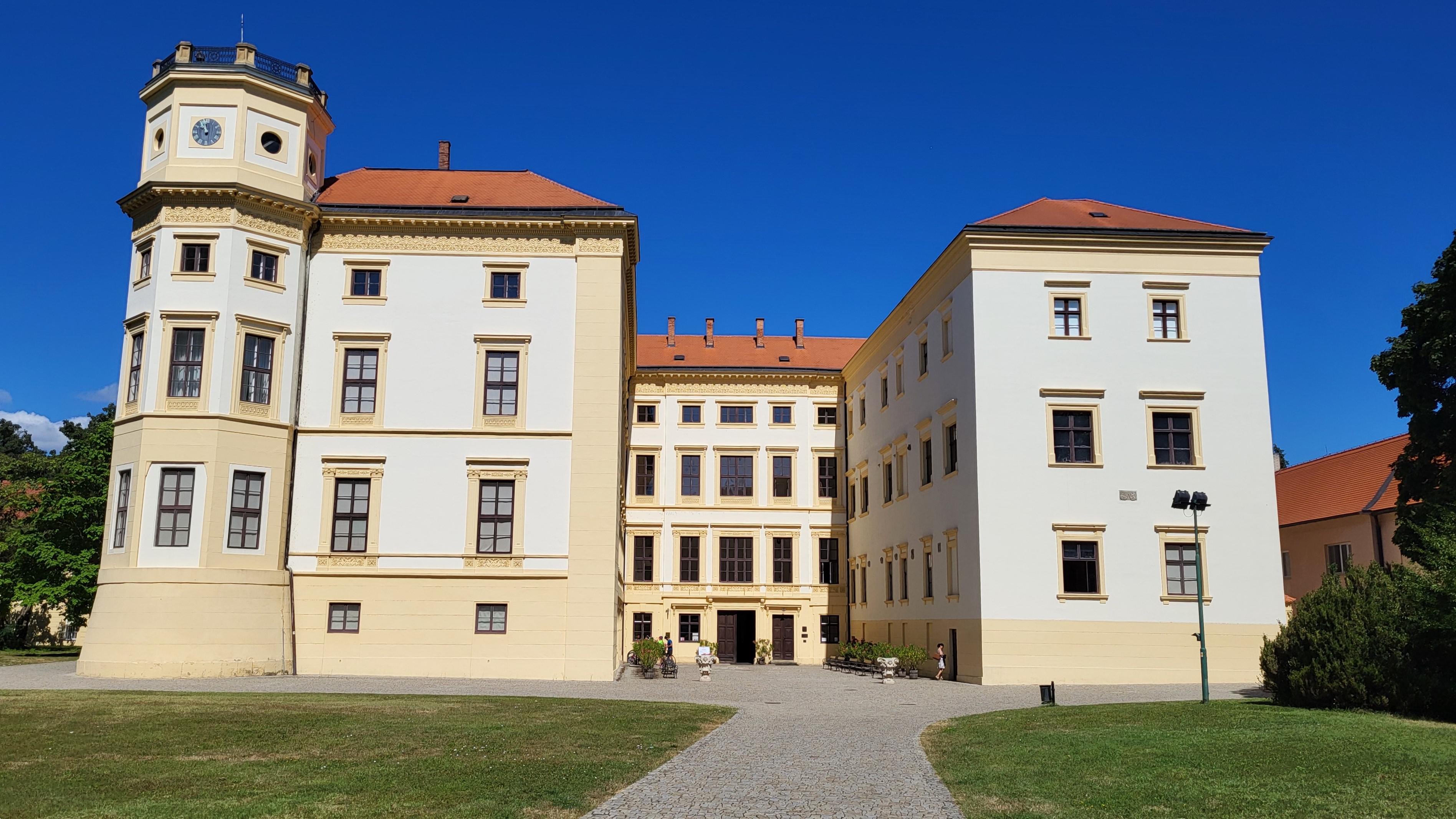 Knihovna Národního ústavu lidové kultury foto 2