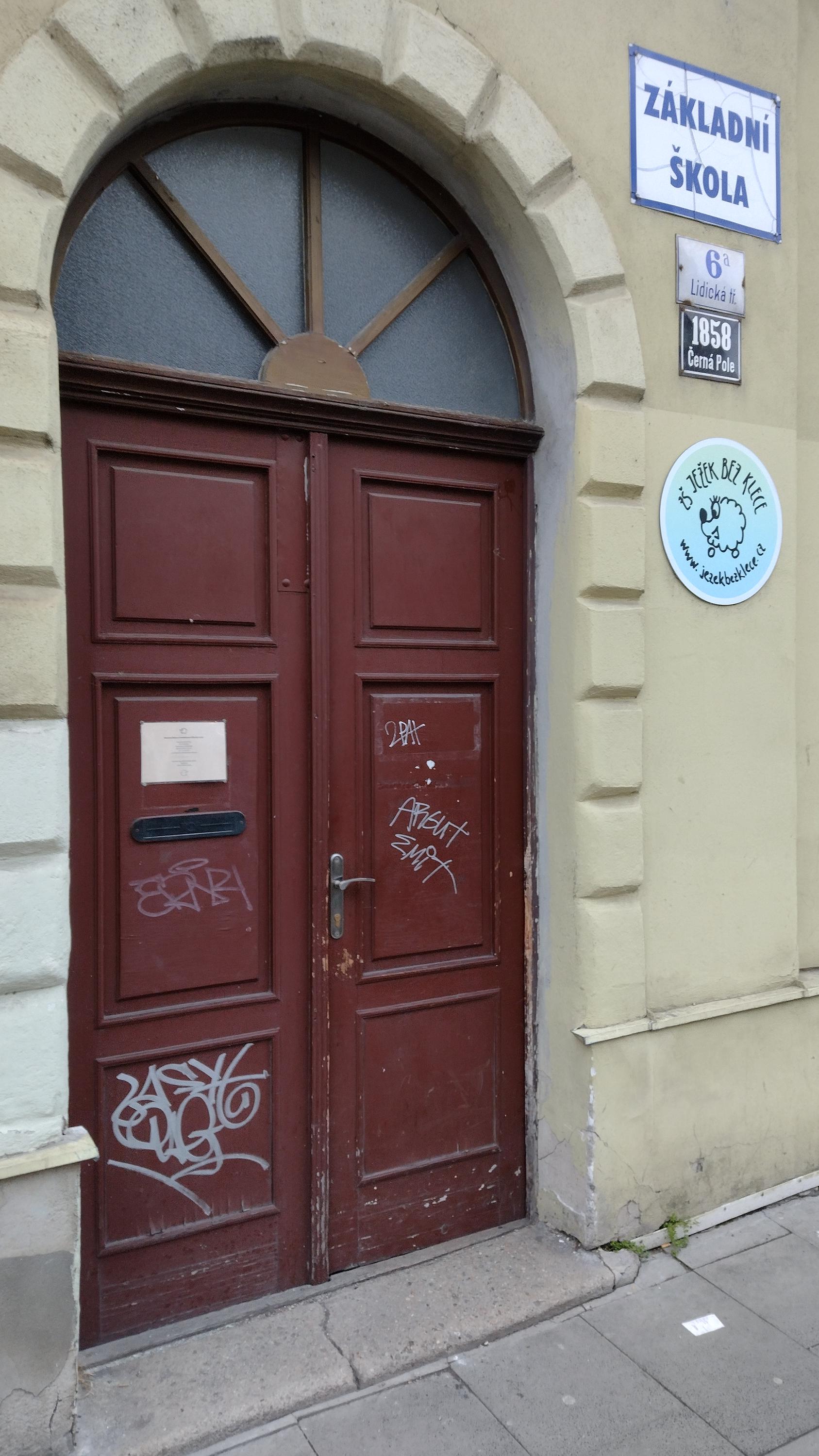 Gymnázium Ježek bez klece foto 1