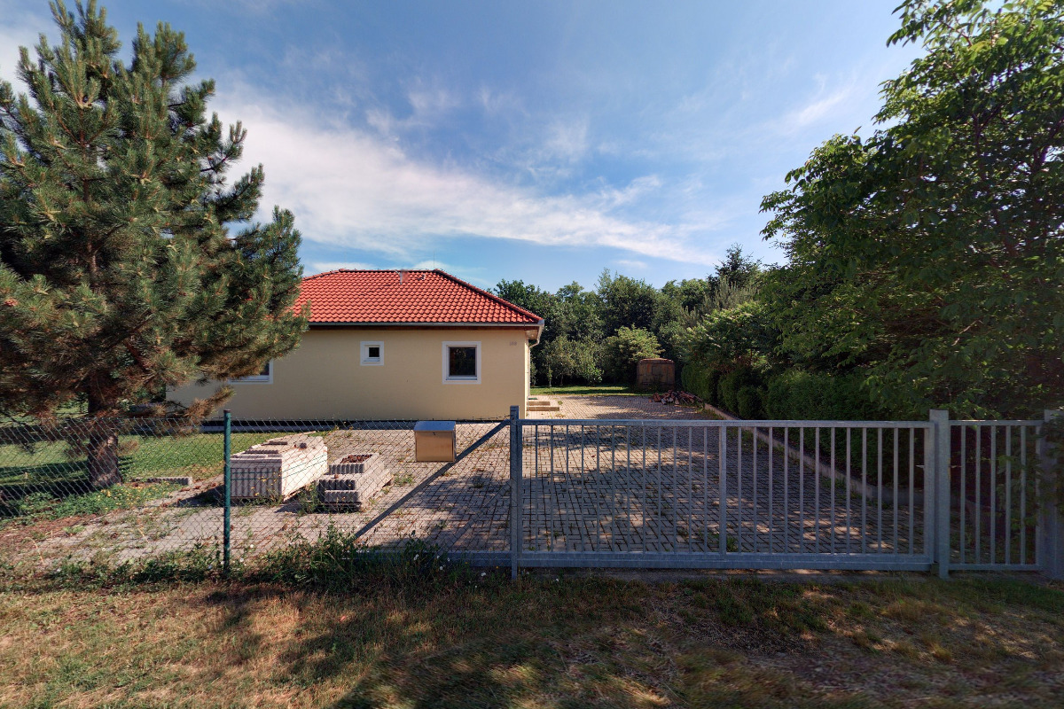 Bohdan Kříž  - Posečená zahrada foto 6